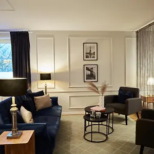 Apartment R B Am Airport - 1-4 Personen - Kueche - Smart Tv - Waschmaschine - Perfekt Fuer Geschaeftsreisende Oder Familien